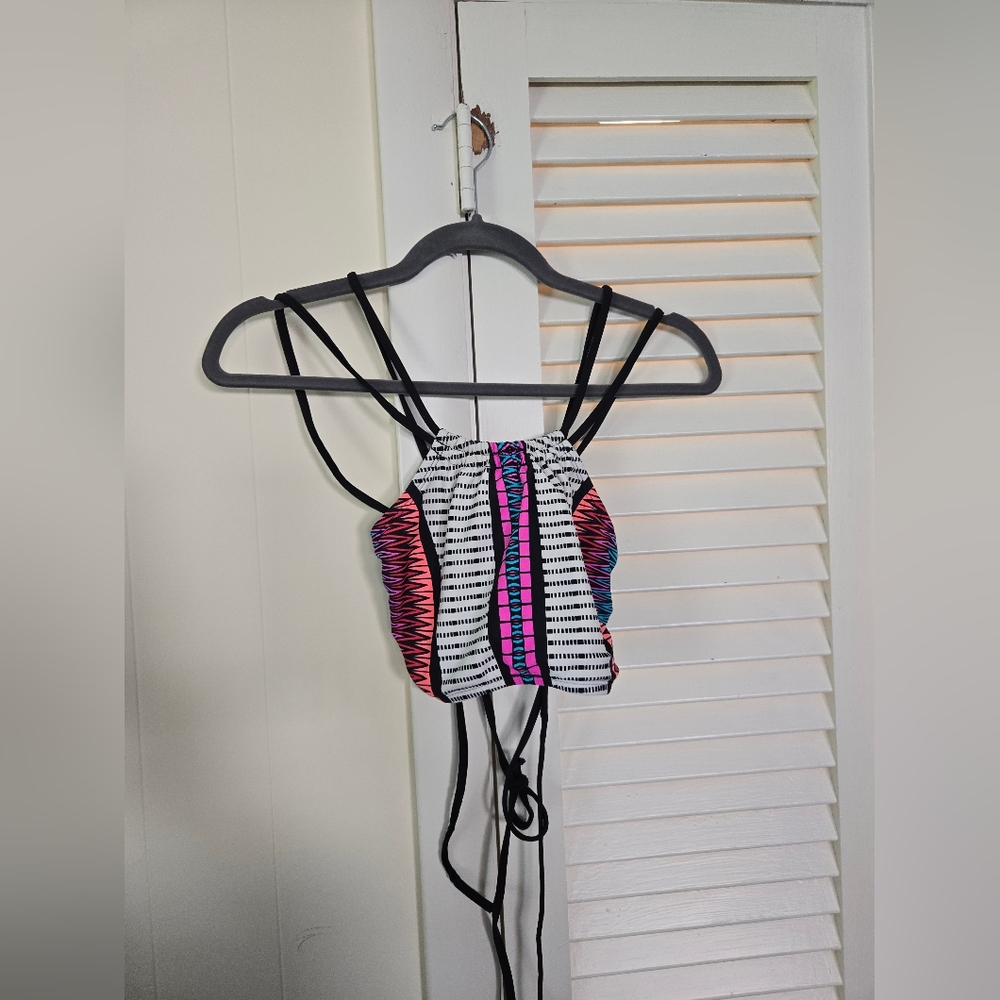 Xhilaration Multicolor Geometric Bikini Top D/DD